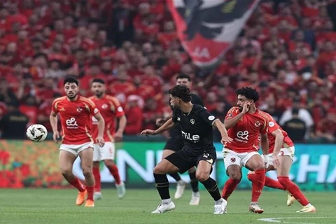 باستثناء 4 أسماء.. قناة الأهلي تعلن جاهزية جميع اللاعبين لمواجهة الزمالك